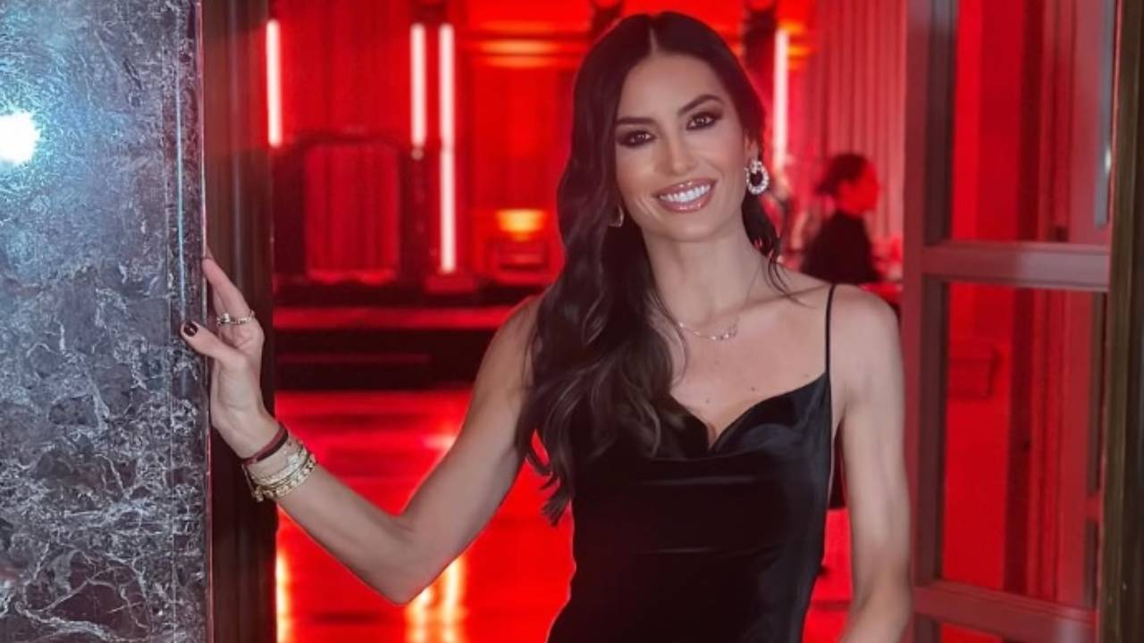 Elisabetta Gregoraci in rosso al Billionaire di Malindi